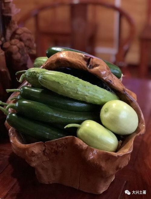 网红大表哥吃瓜